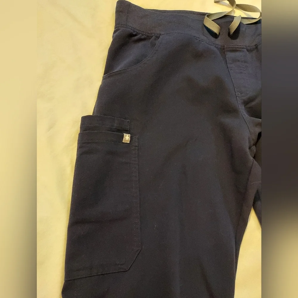FIGS Women’s High Waisted Zamora Jogger Scrub Pants Navy Blue Size M T21004